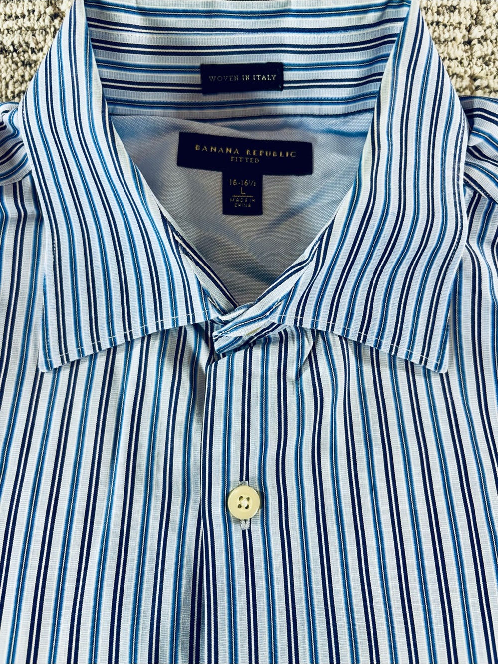 Banana Republic Men’s Large (16/16.5) Blue Fitted Striped Button Down Shirt